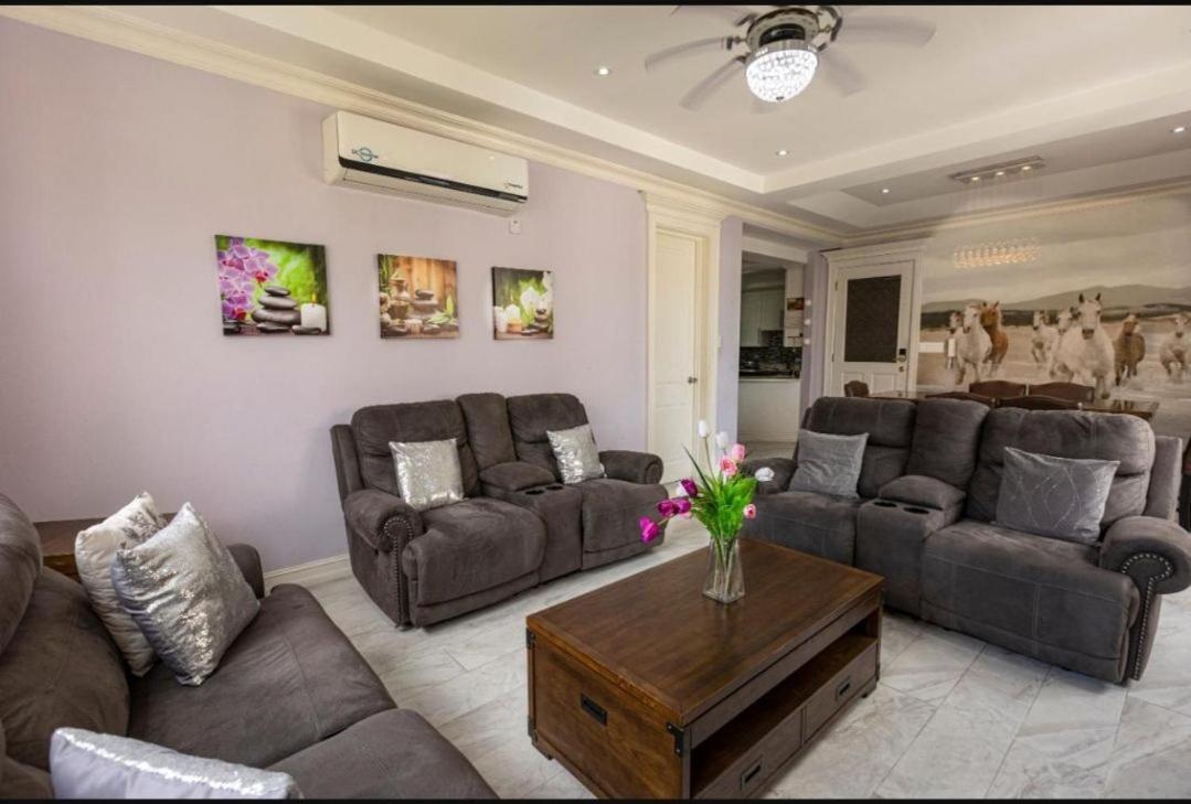Finest Accommodation Riches Manor 1 Gladstone Drive Apt A2 Kgn 6 New Kgn คิงส์ตัน ภายนอก รูปภาพ
