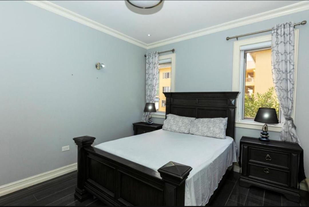 Finest Accommodation Riches Manor 1 Gladstone Drive Apt A2 Kgn 6 New Kgn คิงส์ตัน ภายนอก รูปภาพ